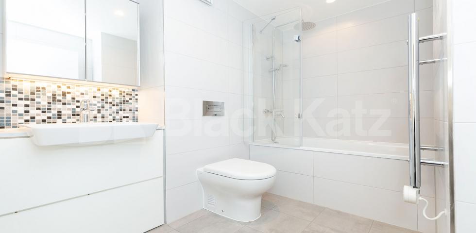 			2 Bedroom, 1 bath, 1 reception Flat			 Hilldrop Road, Tufnell Park